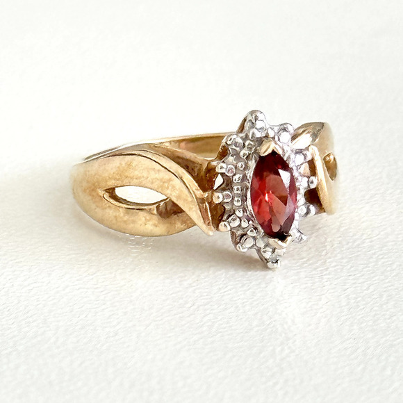 10k Solid Yellow Gold Natural Garnet Marquise Ladies Band Ring Size 4.75 - Picture 1 of 13